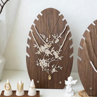 Necklace holder （Freebie）