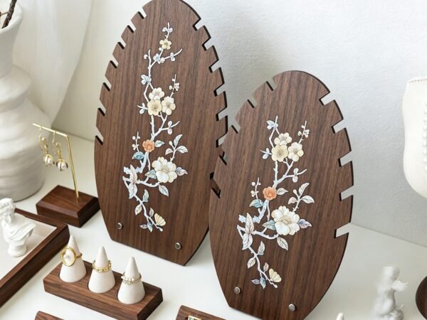 Necklace holder （Freebie）